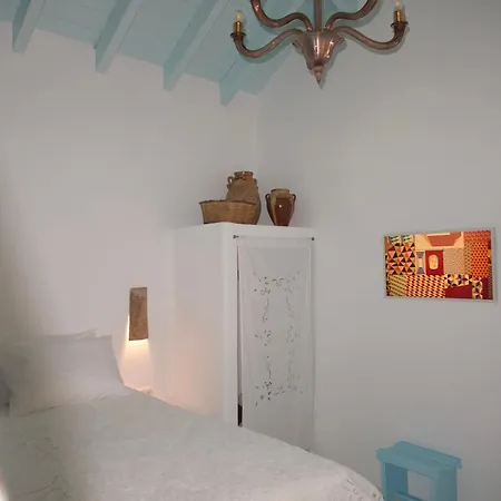 Salt Retreat - Seafront Chalki Town