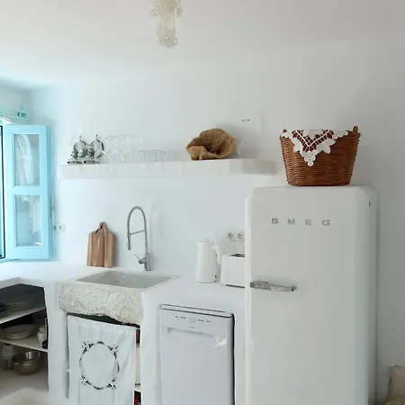 Salt Retreat - Seafront Vilă Chalki Town