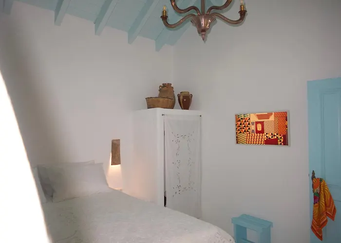 Salt Retreat - Seafront Chalki Town