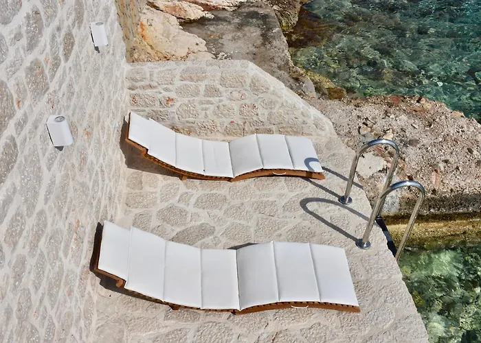 Salt Retreat - Seafront Chalki Town